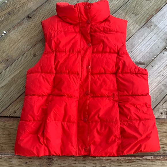 Old Navy Jackets & Blazers - ☃️ OLD NAVY puffer vest
